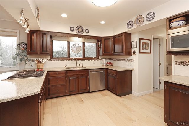 5160 Leverett Lane, Dewitt, NY 13066