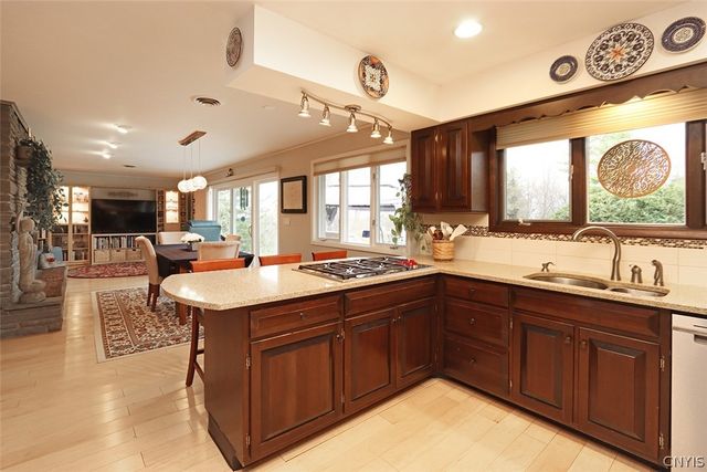 5160 Leverett Lane, Dewitt, NY 13066