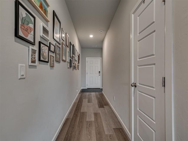 10417 SW 41st Place, Mustang, OK 73064