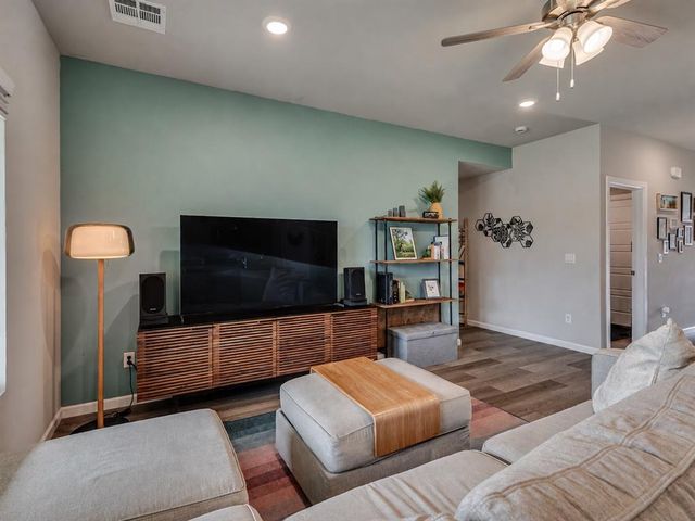 10417 SW 41st Place, Mustang, OK 73064