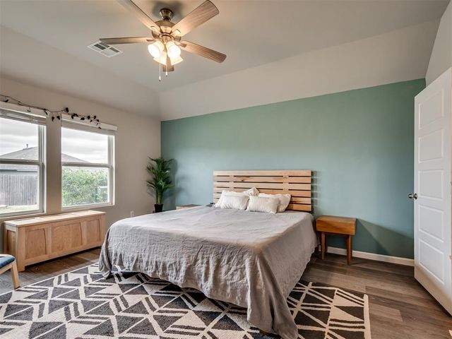 10417 SW 41st Place, Mustang, OK 73064
