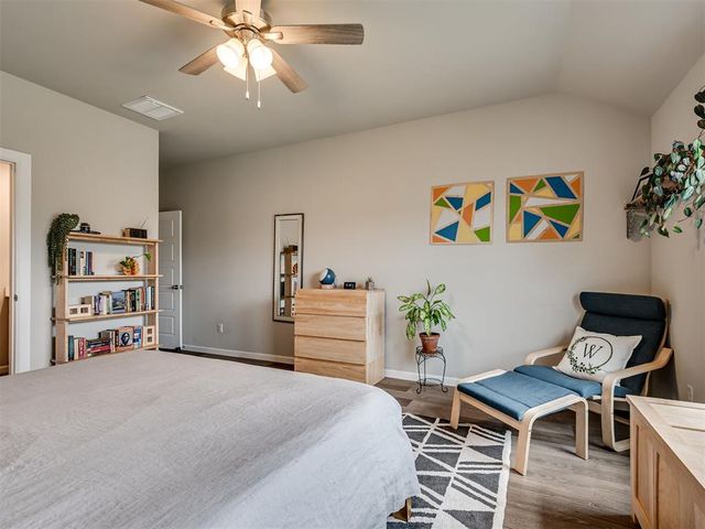 10417 SW 41st Place, Mustang, OK 73064