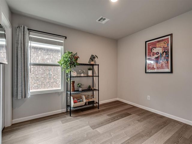 10417 SW 41st Place, Mustang, OK 73064