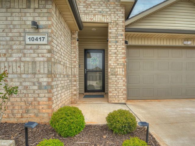 10417 SW 41st Place, Mustang, OK 73064