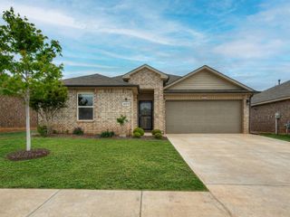 10417 SW 41st Place, Mustang, OK 73064