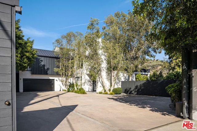 8080 Laurel View Drive, West Hollywood, CA 90069