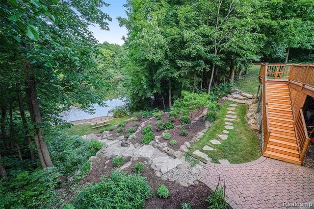 4693 Hegel Road, Goodrich, MI 48438