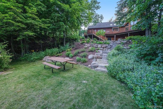 4693 Hegel Road, Goodrich, MI 48438