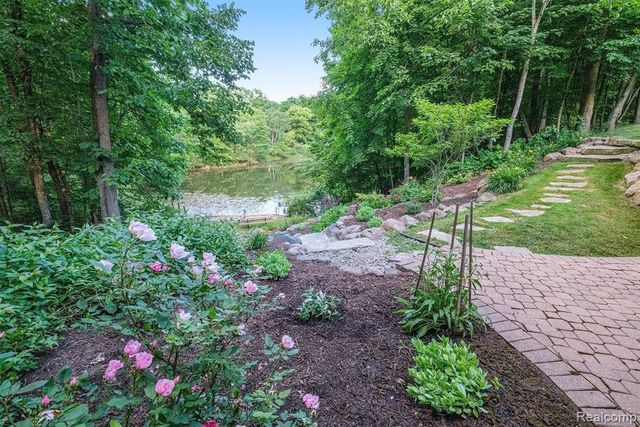 4693 Hegel Road, Goodrich, MI 48438