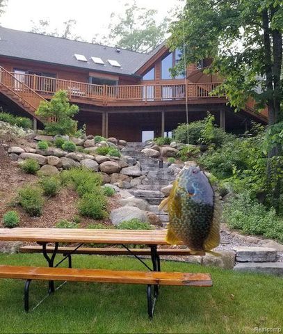 4693 Hegel Road, Goodrich, MI 48438