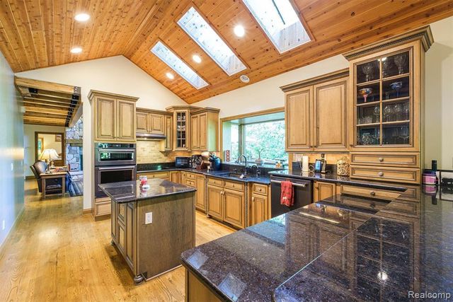 4693 Hegel Road, Goodrich, MI 48438