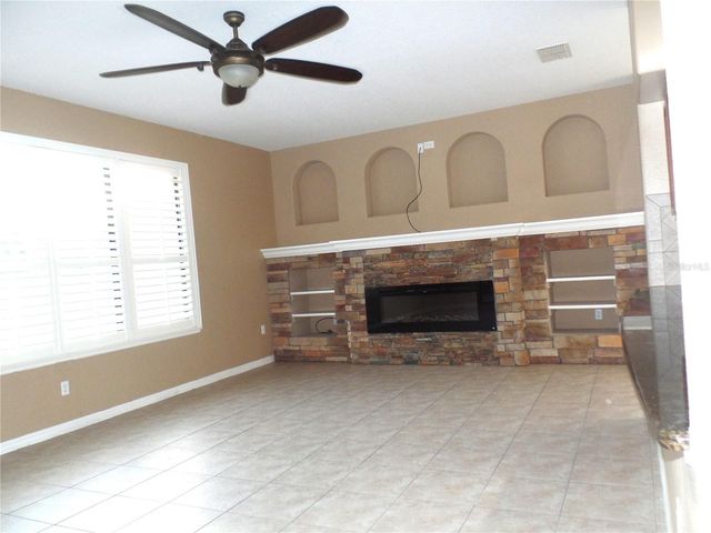 3240 PINEAPPLE ISLE DRIVE, Kissimmee, FL 34746