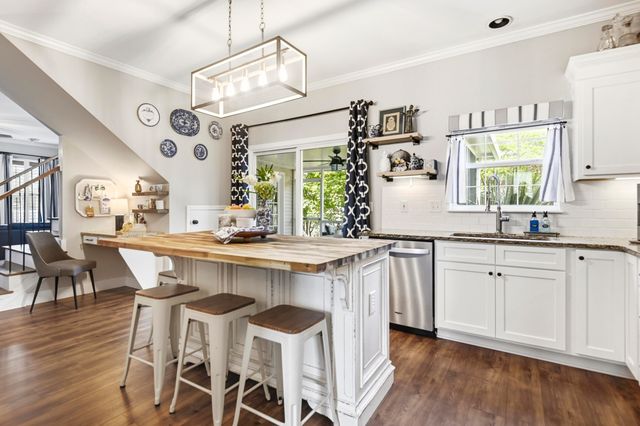1820 Palmetto Isle Drive, Mount Pleasant, SC 29466