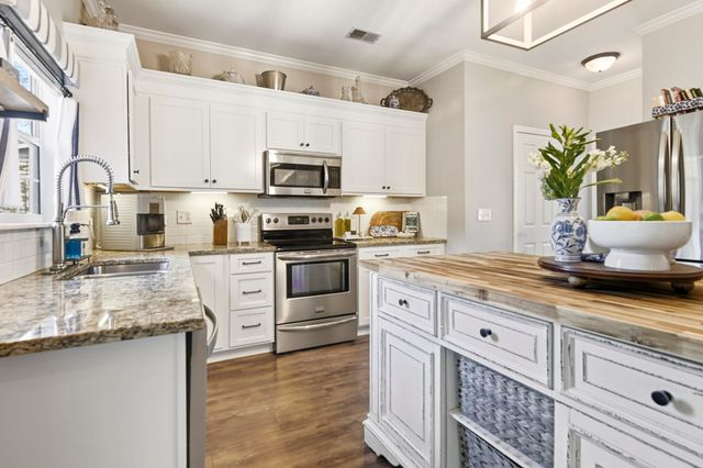 1820 Palmetto Isle Drive, Mount Pleasant, SC 29466