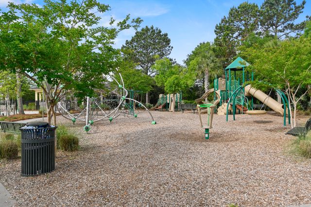 1820 Palmetto Isle Drive, Mount Pleasant, SC 29466