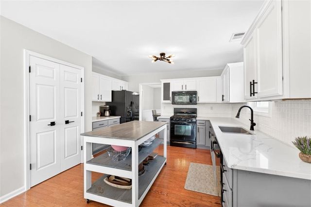 7910 Timberline Overlook, Cumming, GA 30041