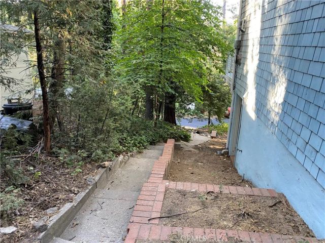 23719 Bowl Road, Crestline, CA 92325