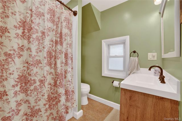 1408 Henry Avenue, Mamaroneck, NY 10543