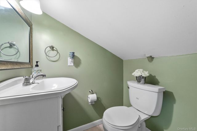 1408 Henry Avenue, Mamaroneck, NY 10543