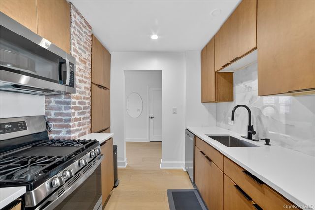 1408 Henry Avenue, Mamaroneck, NY 10543