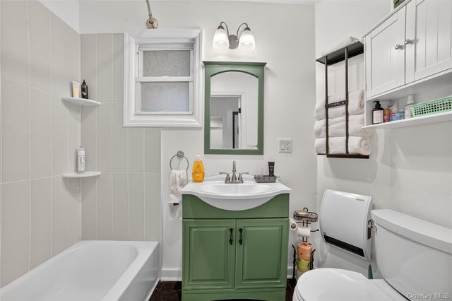 1408 Henry Avenue, Mamaroneck, NY 10543