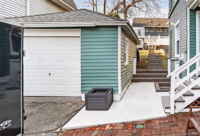 1408 Henry Avenue, Mamaroneck, NY 10543