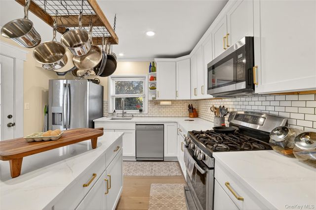 1408 Henry Avenue, Mamaroneck, NY 10543