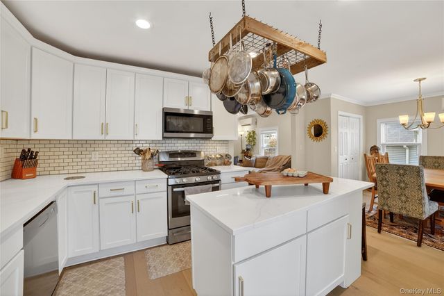 1408 Henry Avenue, Mamaroneck, NY 10543