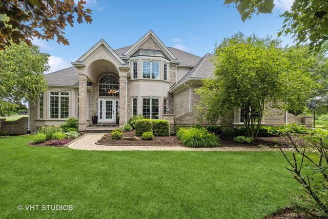 2 E Prairie Court, Hawthorn Woods, IL 60047