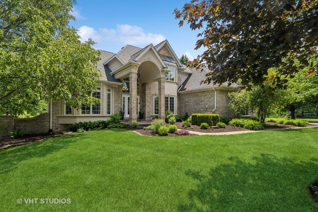2 E Prairie Court, Hawthorn Woods, IL 60047