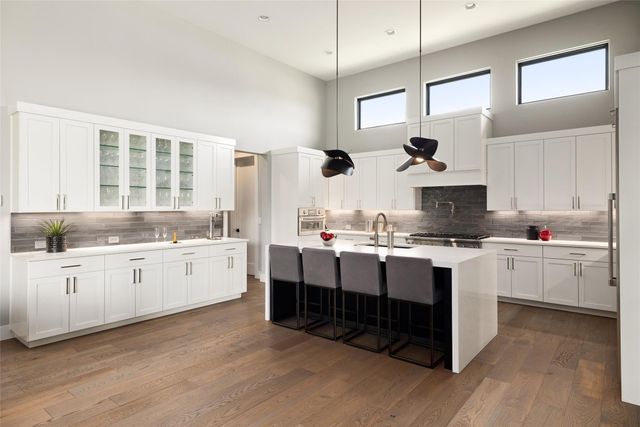 27009 Masters PKWY, Spicewood, TX 78669