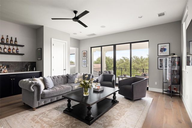 27009 Masters PKWY, Spicewood, TX 78669