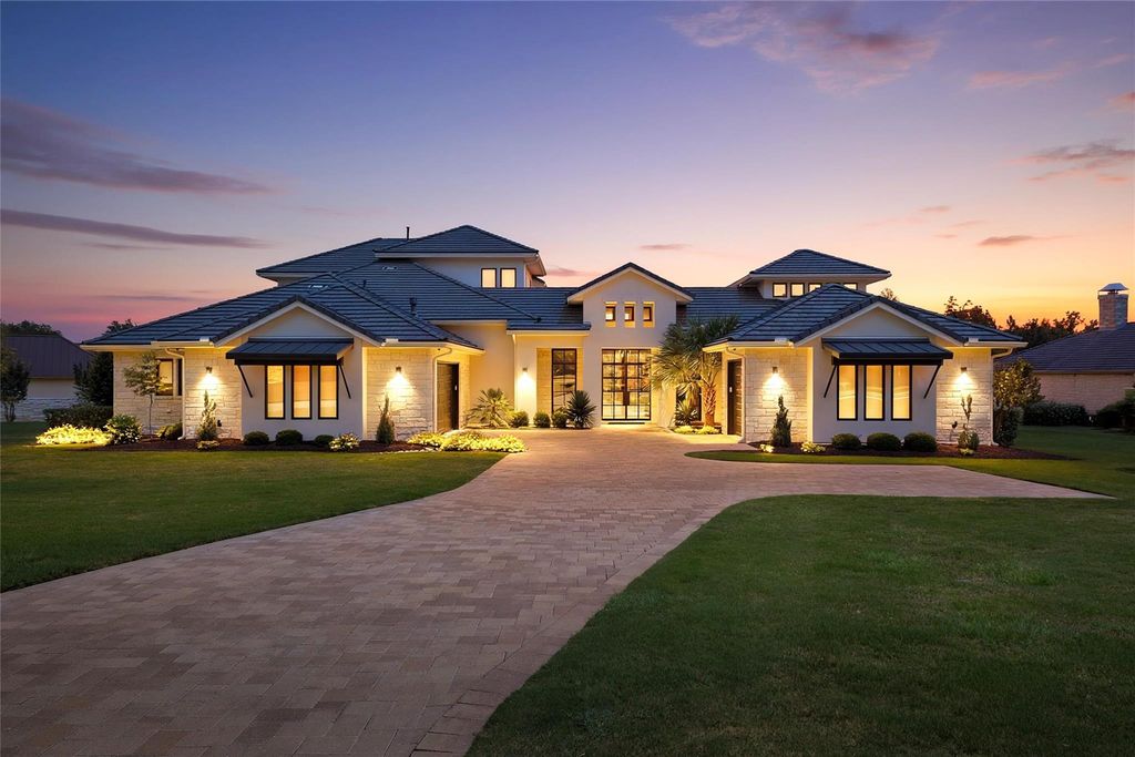 27009 Masters PKWY, Spicewood, TX 78669