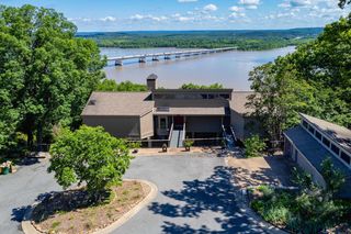 1 Rivers Edge Drive, Little Rock, AR 72227