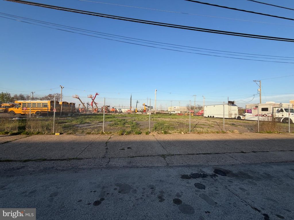 3800 E THOMPSON ST, Philadelphia, PA 19137