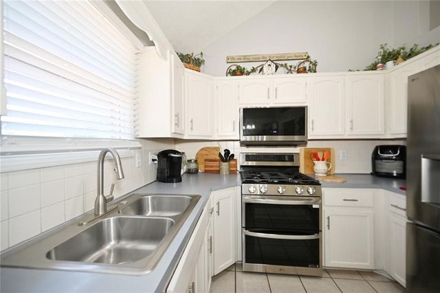 539 Lauren Street, Liberty, MO 64068