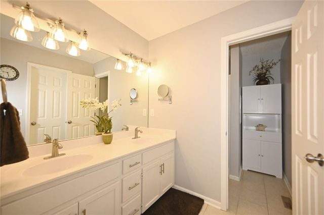 539 Lauren Street, Liberty, MO 64068