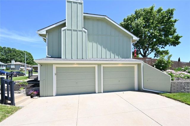 539 Lauren Street, Liberty, MO 64068