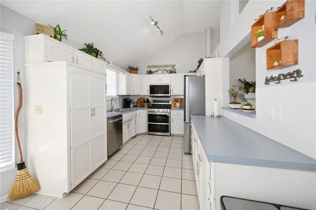 539 Lauren Street, Liberty, MO 64068