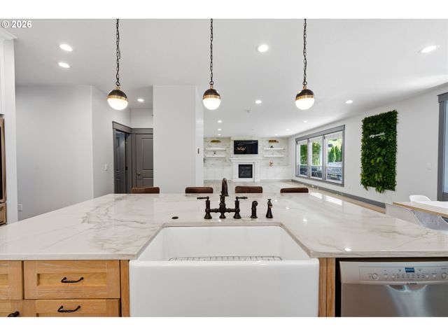 346 SUMMIT VIEW Ave, Salem, OR 97306