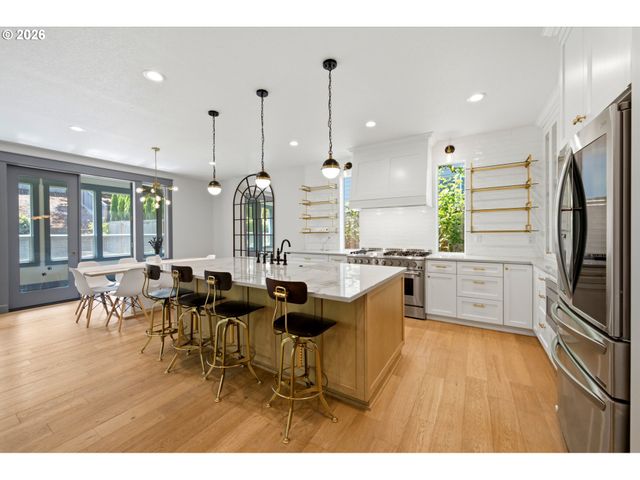 346 SUMMIT VIEW Ave, Salem, OR 97306
