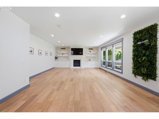 346 SUMMIT VIEW Ave, Salem, OR 97306