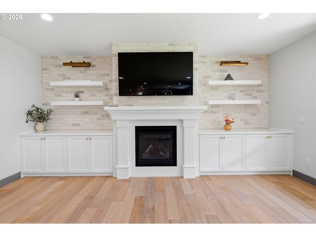 346 SUMMIT VIEW Ave, Salem, OR 97306