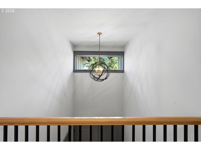 346 SUMMIT VIEW Ave, Salem, OR 97306