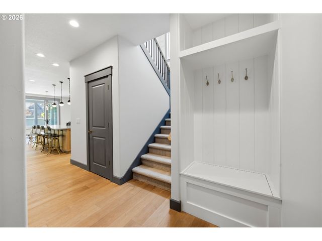 346 SUMMIT VIEW Ave, Salem, OR 97306