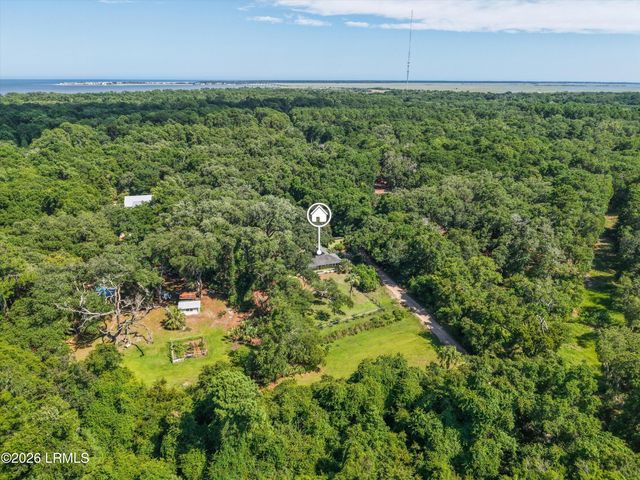16 Oakland Drive, St. Helena Island, SC 29920