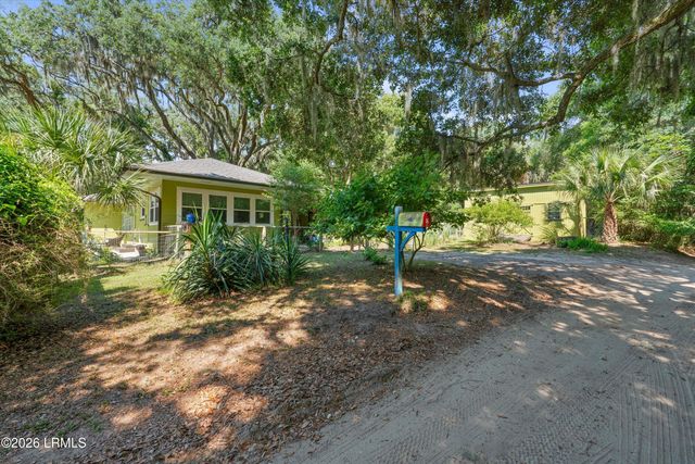 16 Oakland Drive, St. Helena Island, SC 29920