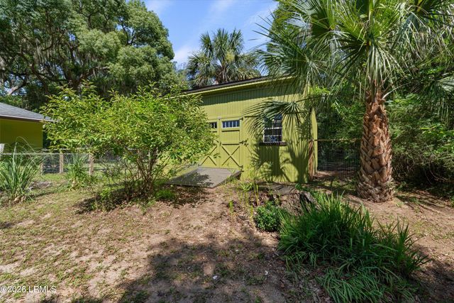 16 Oakland Drive, St. Helena Island, SC 29920