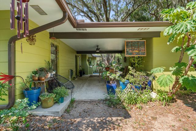 16 Oakland Drive, St. Helena Island, SC 29920