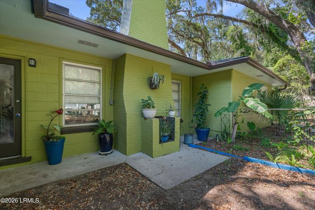 16 Oakland Drive, St. Helena Island, SC 29920